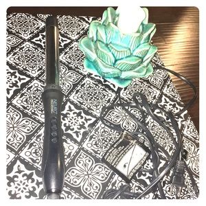 Neuro curling wand by Paul Mitchell